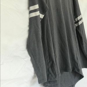 Grey shirt with sports stripe